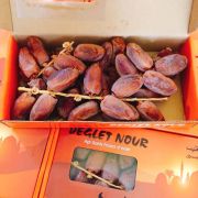 Chà là khô nguyên cành Deglet Nour Israel 500g chính hãng
