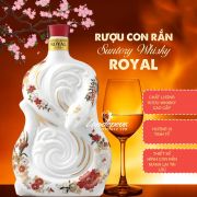 Rượu hình con rắn Suntory Whisky Royal Nhật Bản đón Tết 2025